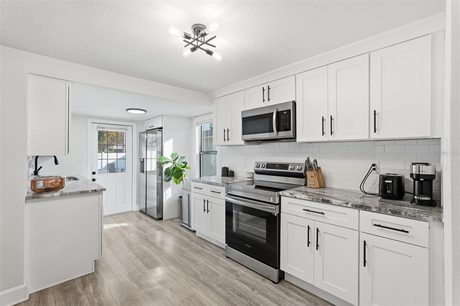 PINECREST PARK - Residential