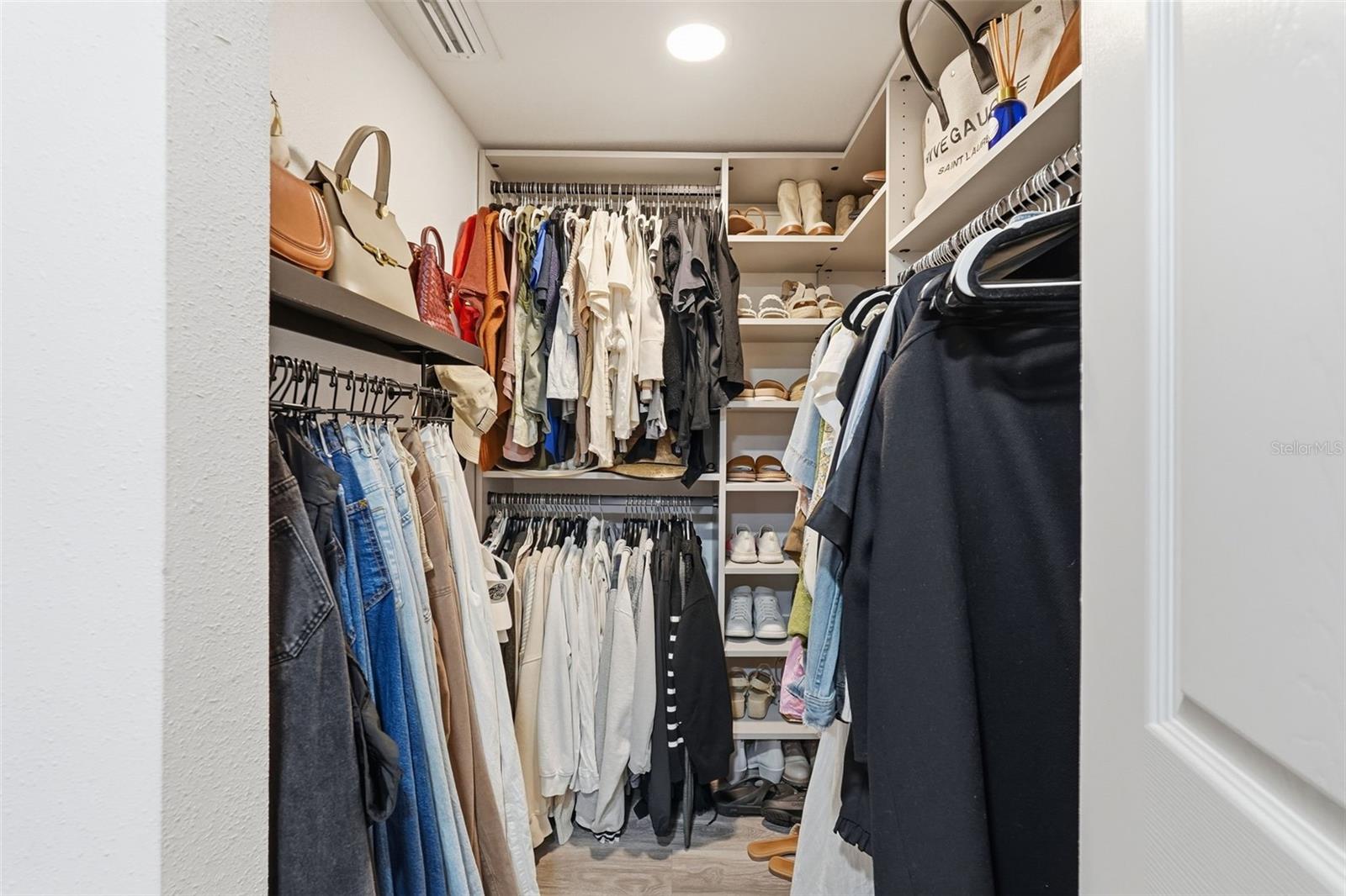 PINECREST PARK - Residential