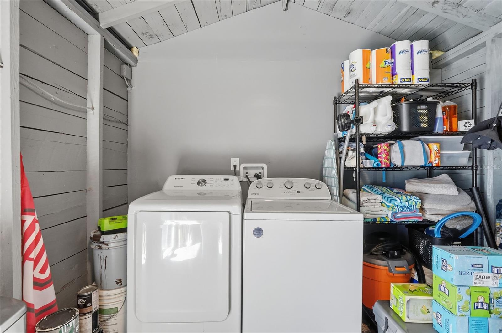 PINECREST PARK - Residential