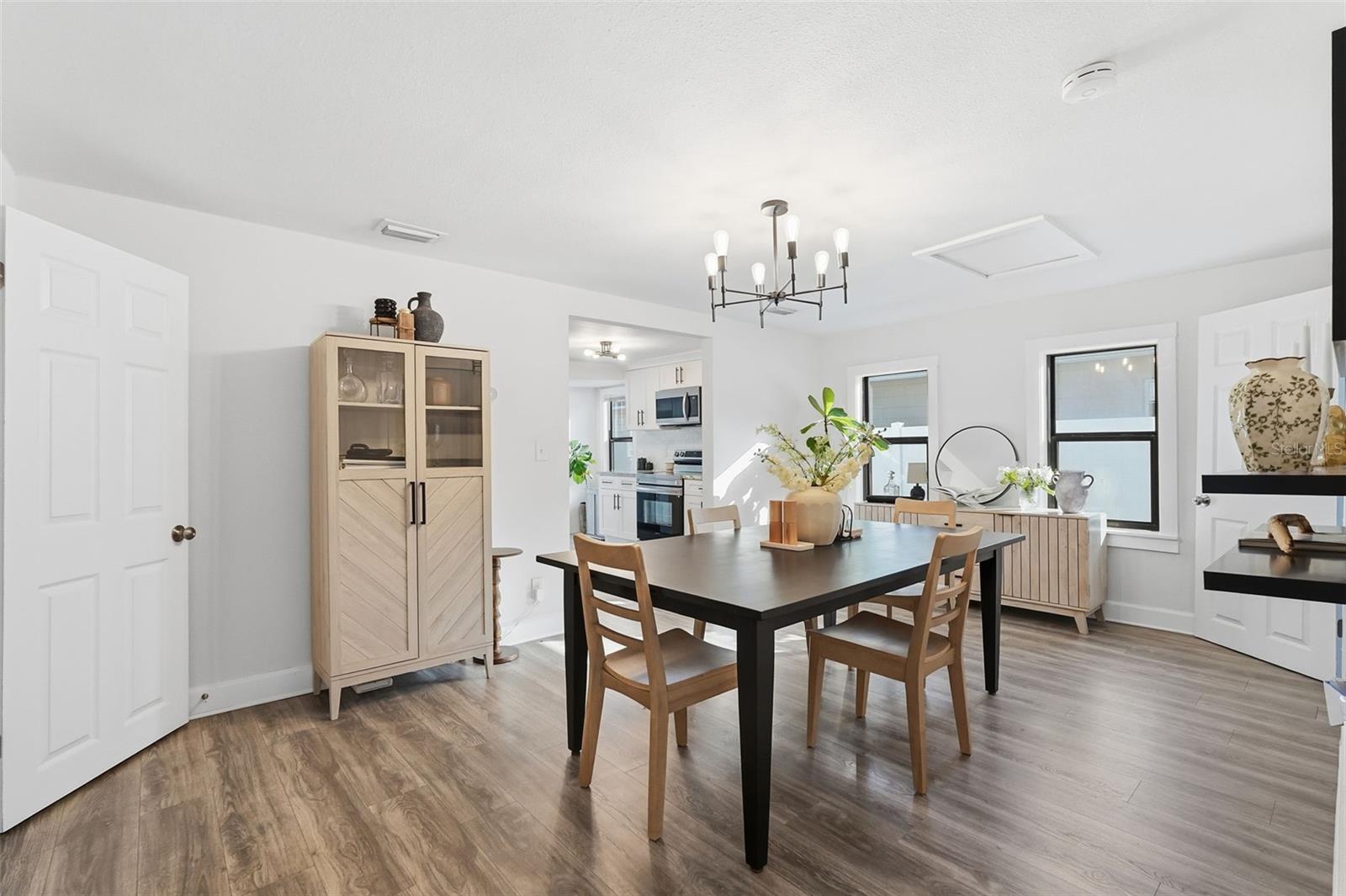 PINECREST PARK - Residential