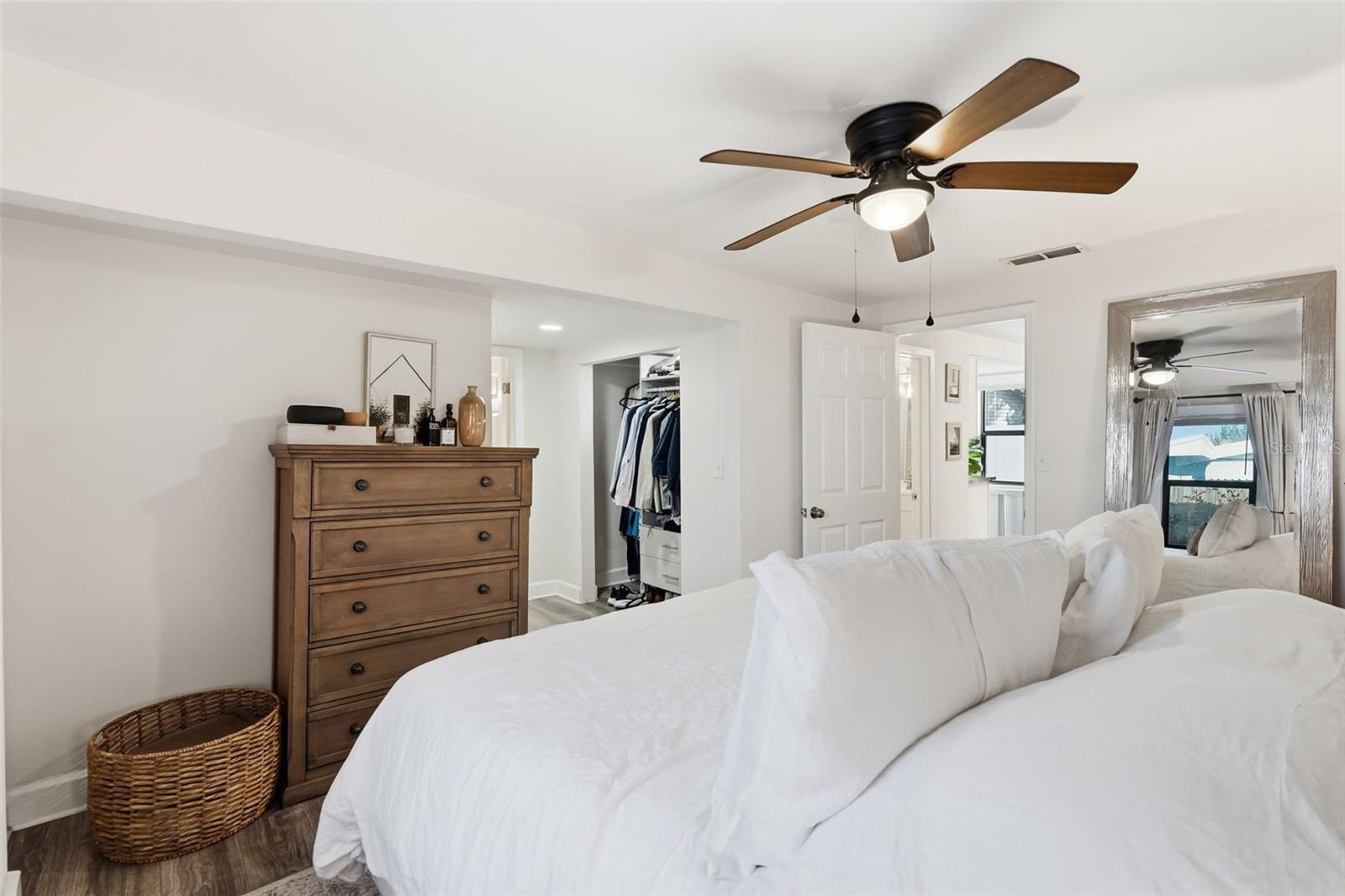 PINECREST PARK - Residential