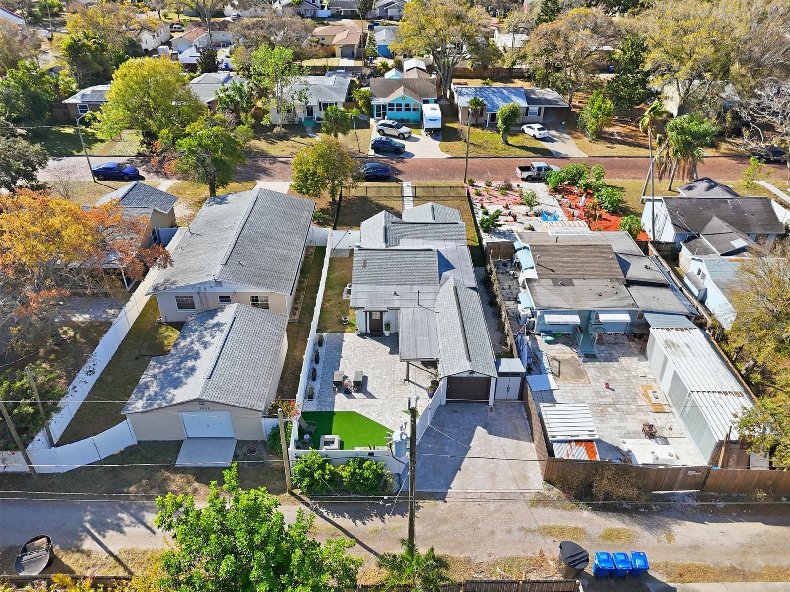 PINECREST PARK - Residential