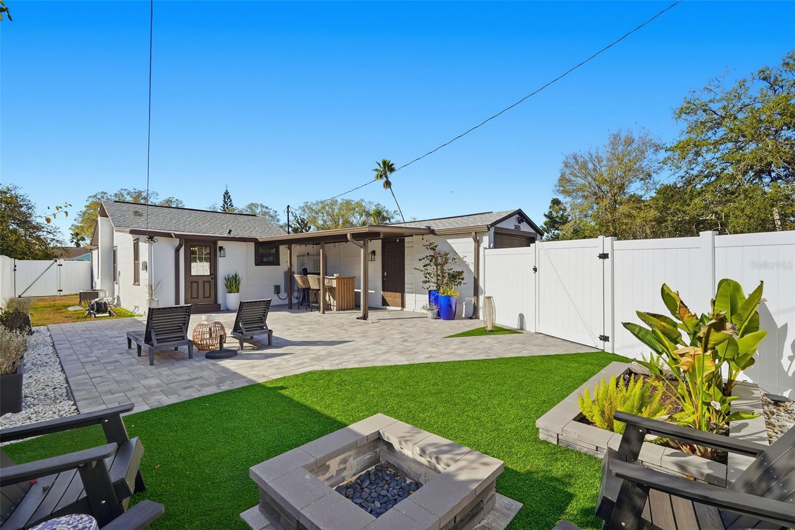 PINECREST PARK - Residential