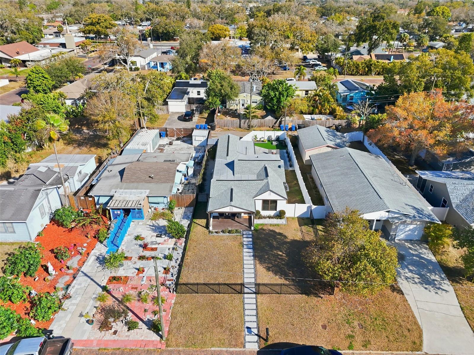 PINECREST PARK - Residential