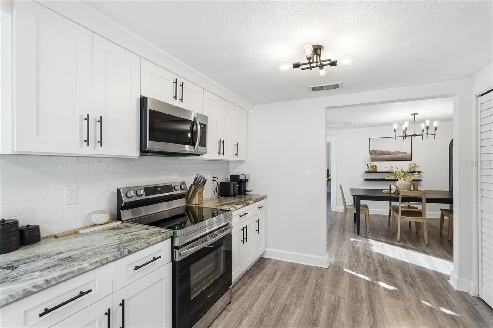 PINECREST PARK - Residential