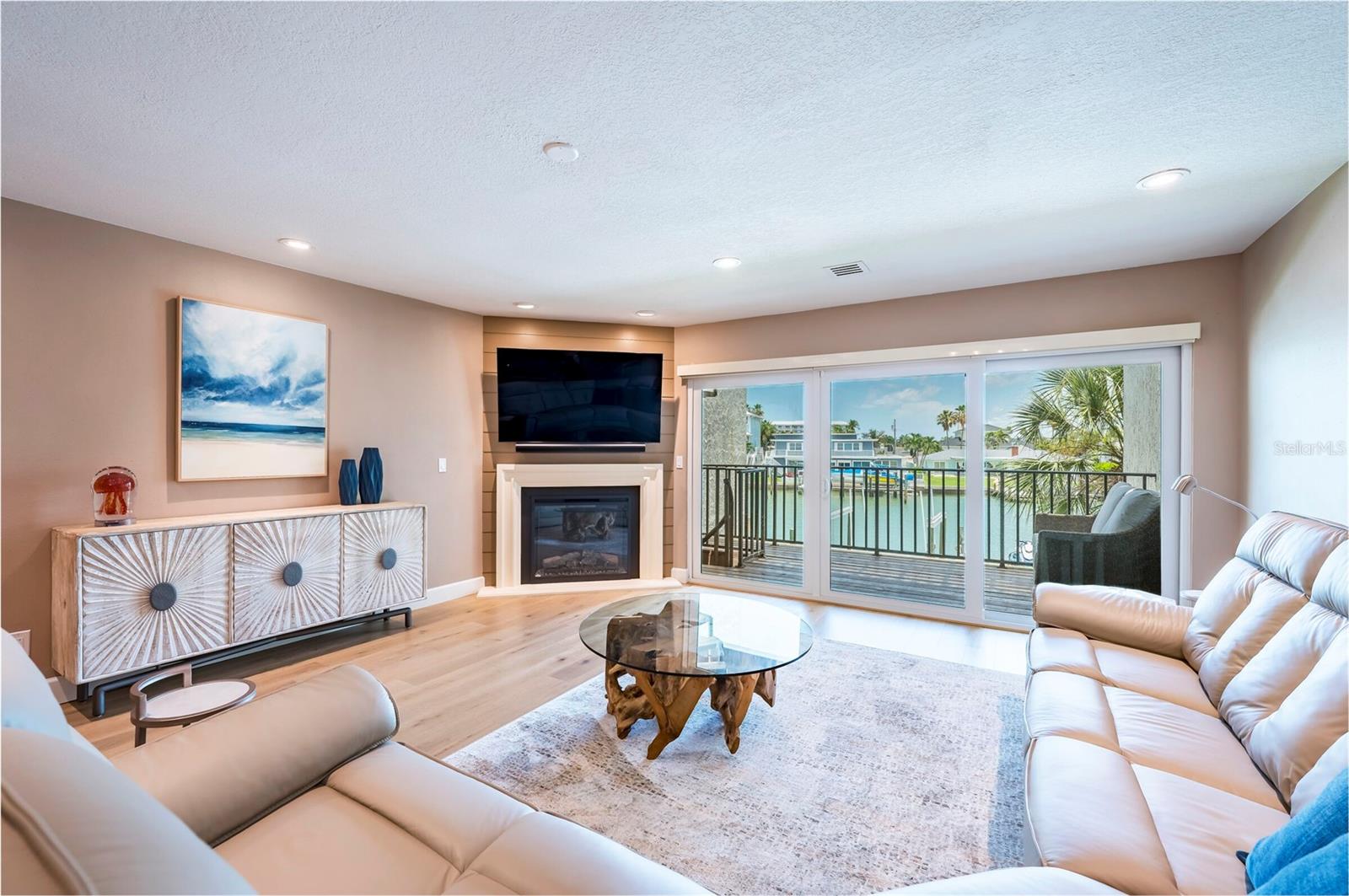 218 SKIFF POINT