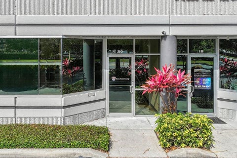 Photo of 7901 Kingspointe Parkway #20, Orlando, FL 32819 (MLS # O6432715)