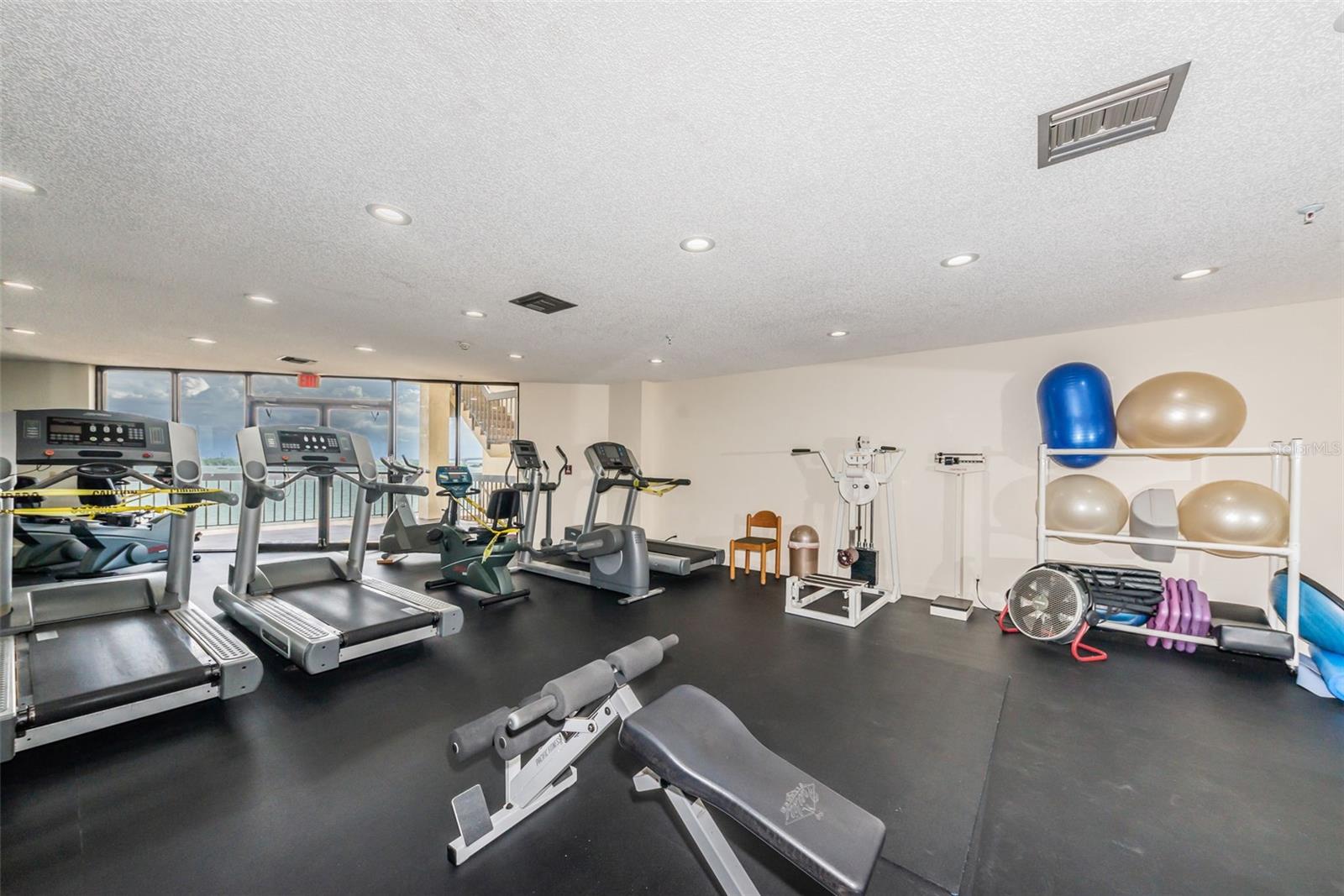 BAHIA DEL MAR IV - Residential