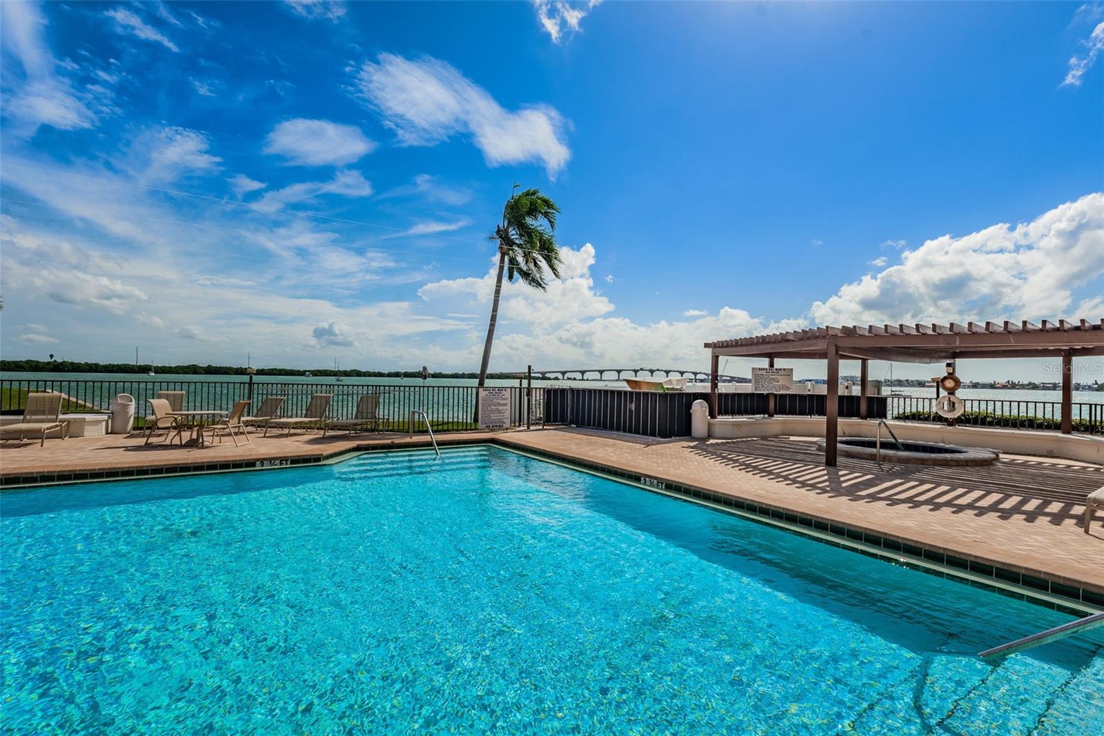 BAHIA DEL MAR IV - Residential