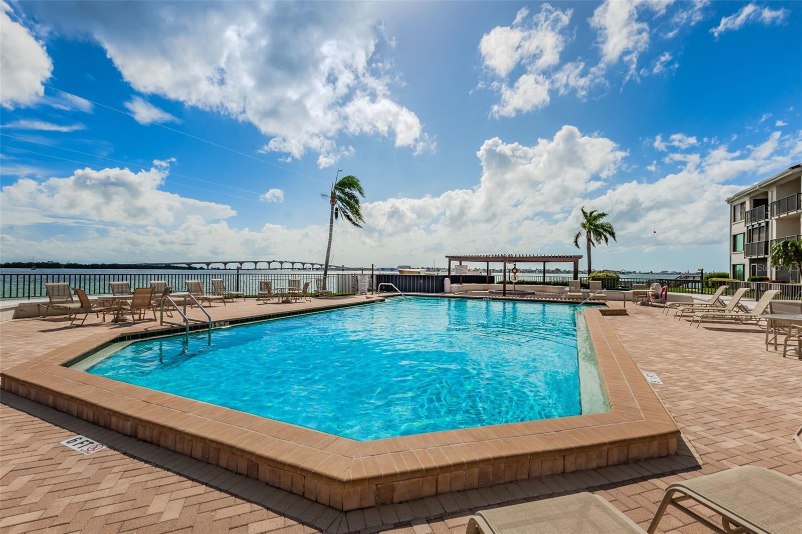 BAHIA DEL MAR IV - Residential