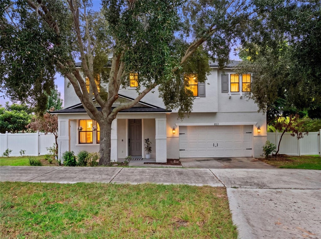 Photo of 822 N Jacks Lake Rd, Clermont, FL 34711 (MLS # G5118500)