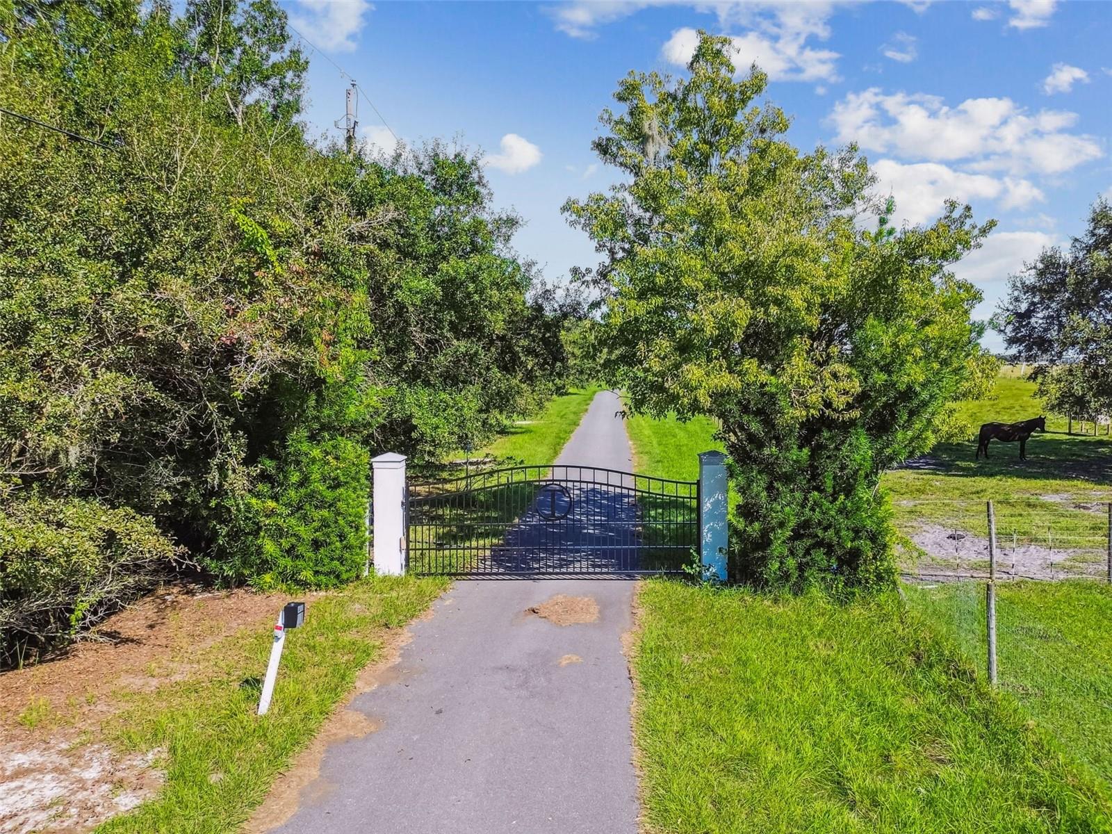 SETH COUNTRY TRACTS - Residential