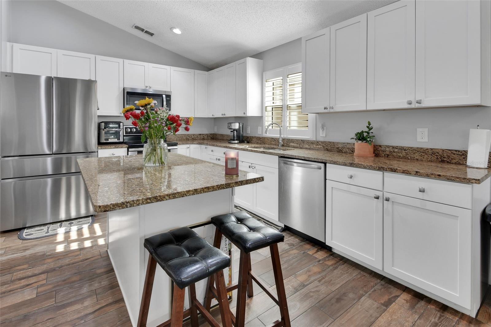 BLUE SPGS VILLAS - Residential