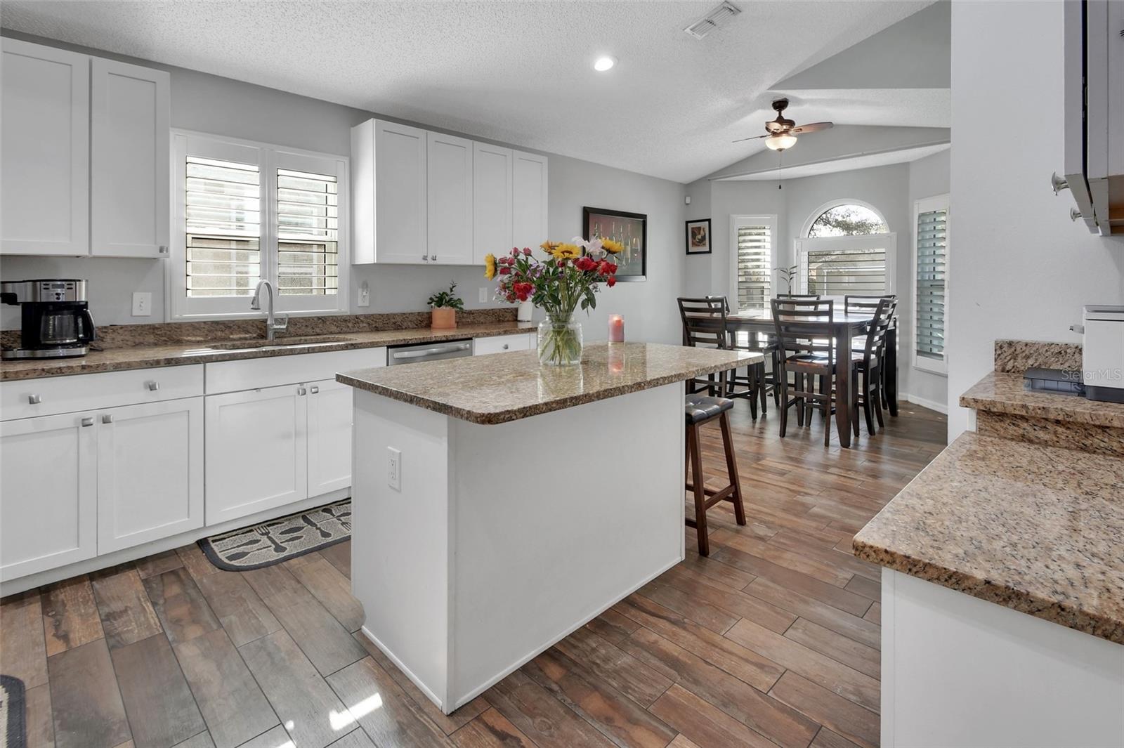 BLUE SPGS VILLAS - Residential