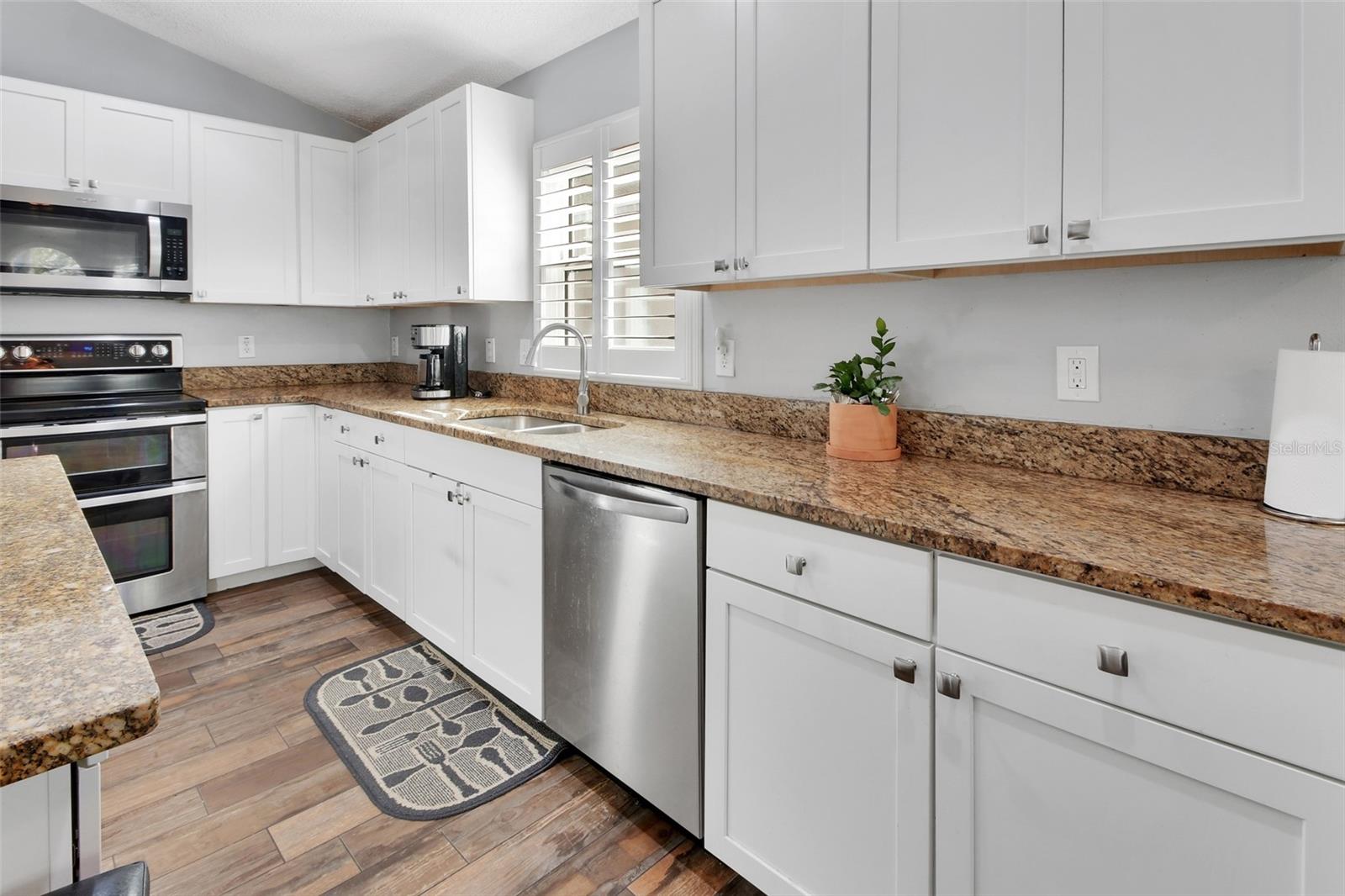 BLUE SPGS VILLAS - Residential