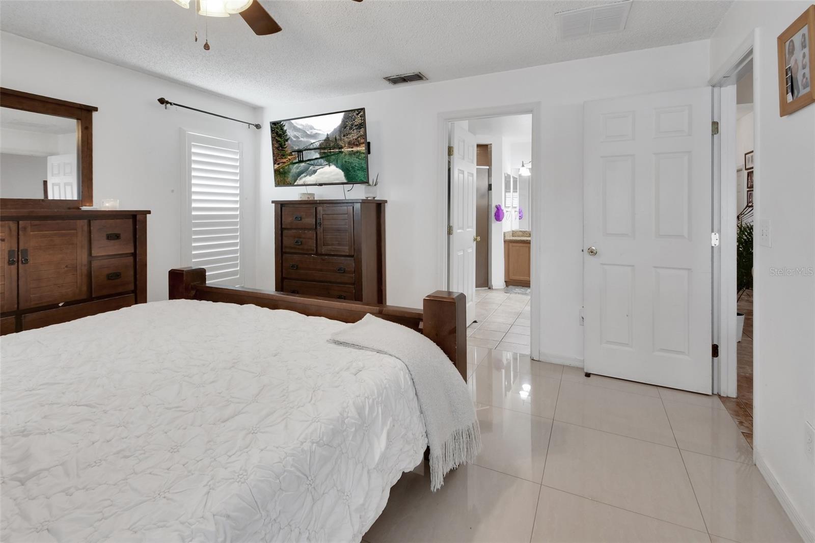 BLUE SPGS VILLAS - Residential