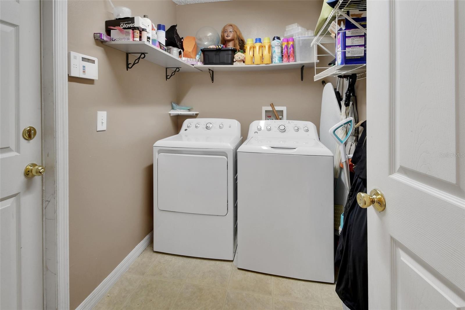 BLUE SPGS VILLAS - Residential