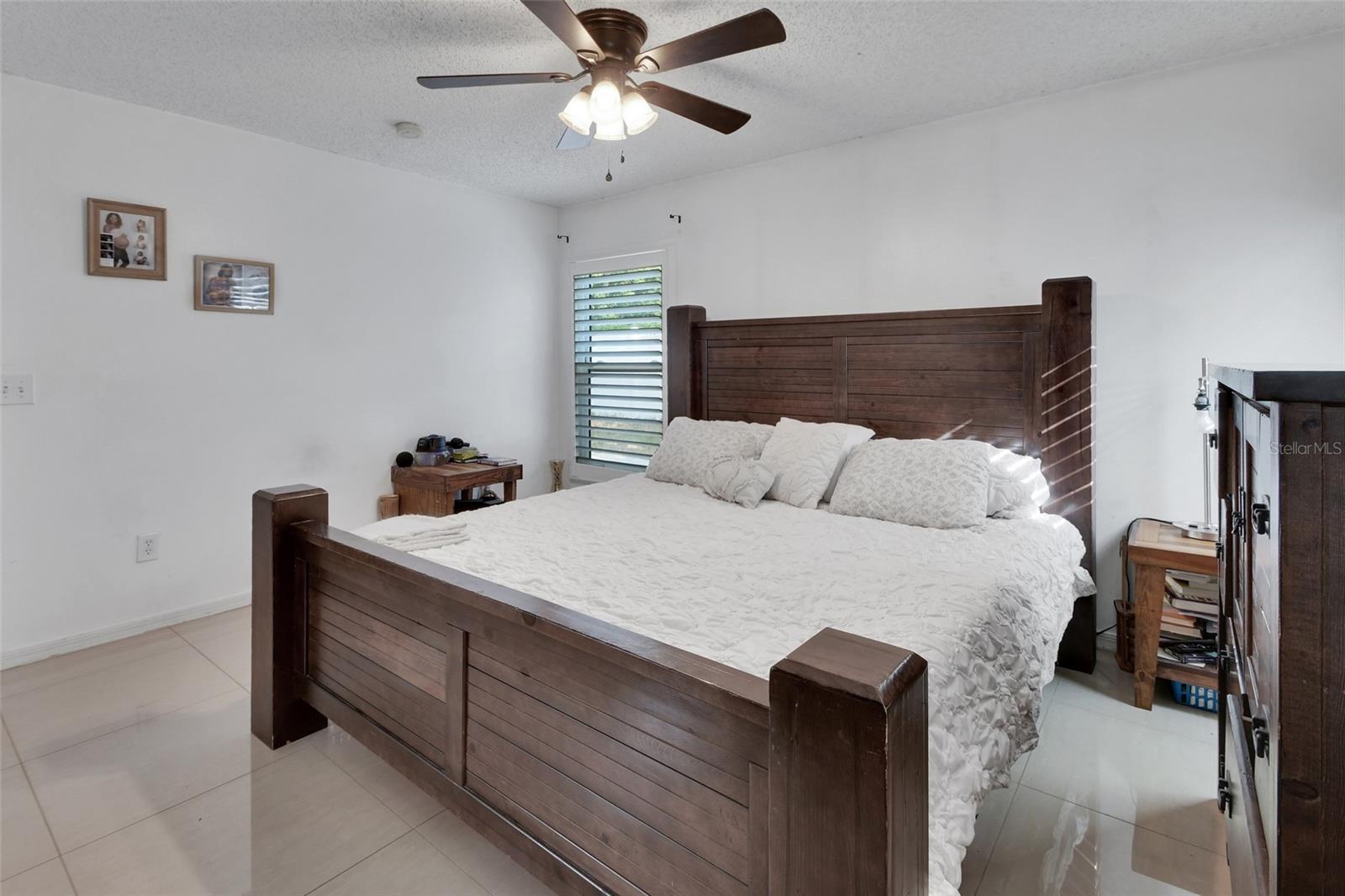 BLUE SPGS VILLAS - Residential