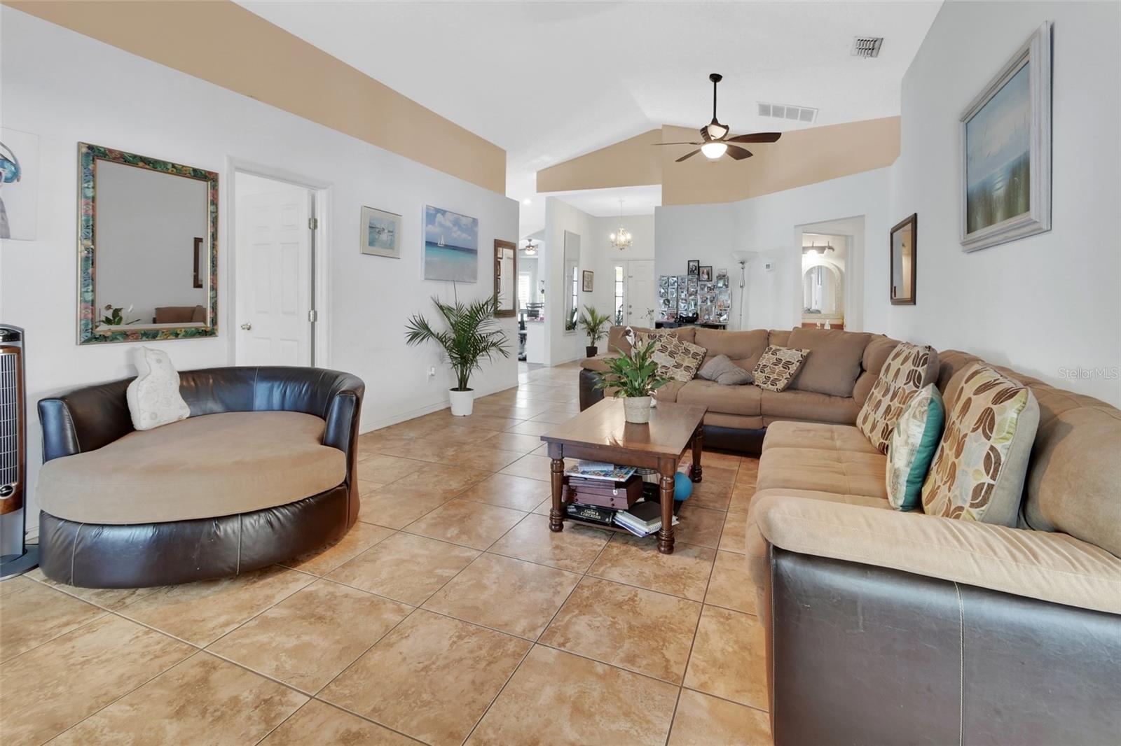 BLUE SPGS VILLAS - Residential