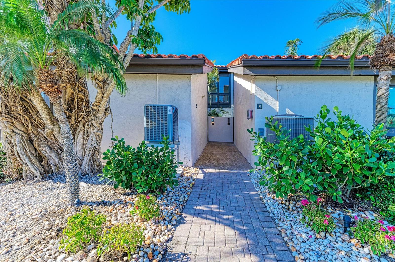 EMBASSY VILLAS - Residential