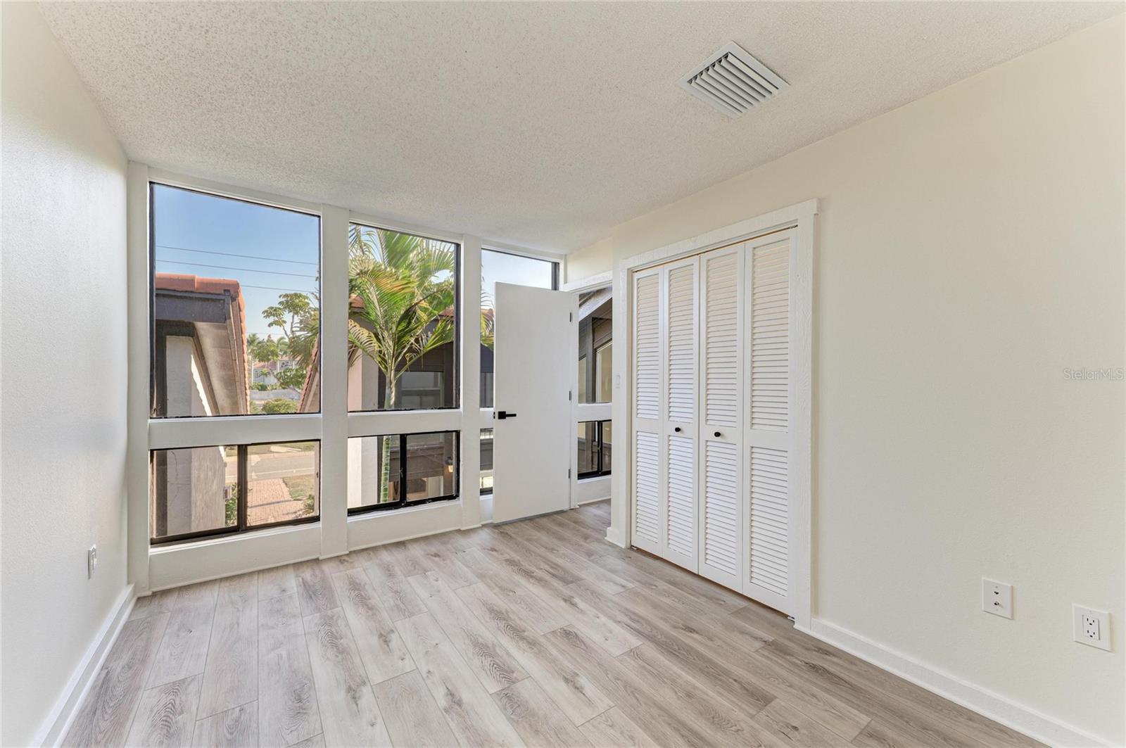 EMBASSY VILLAS - Residential