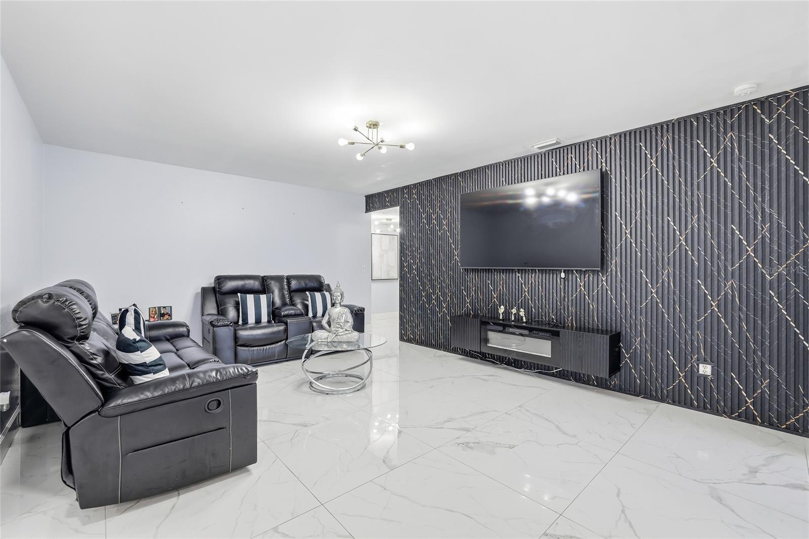 OXD/COUNTRY RUN UNIT 1 - Residential