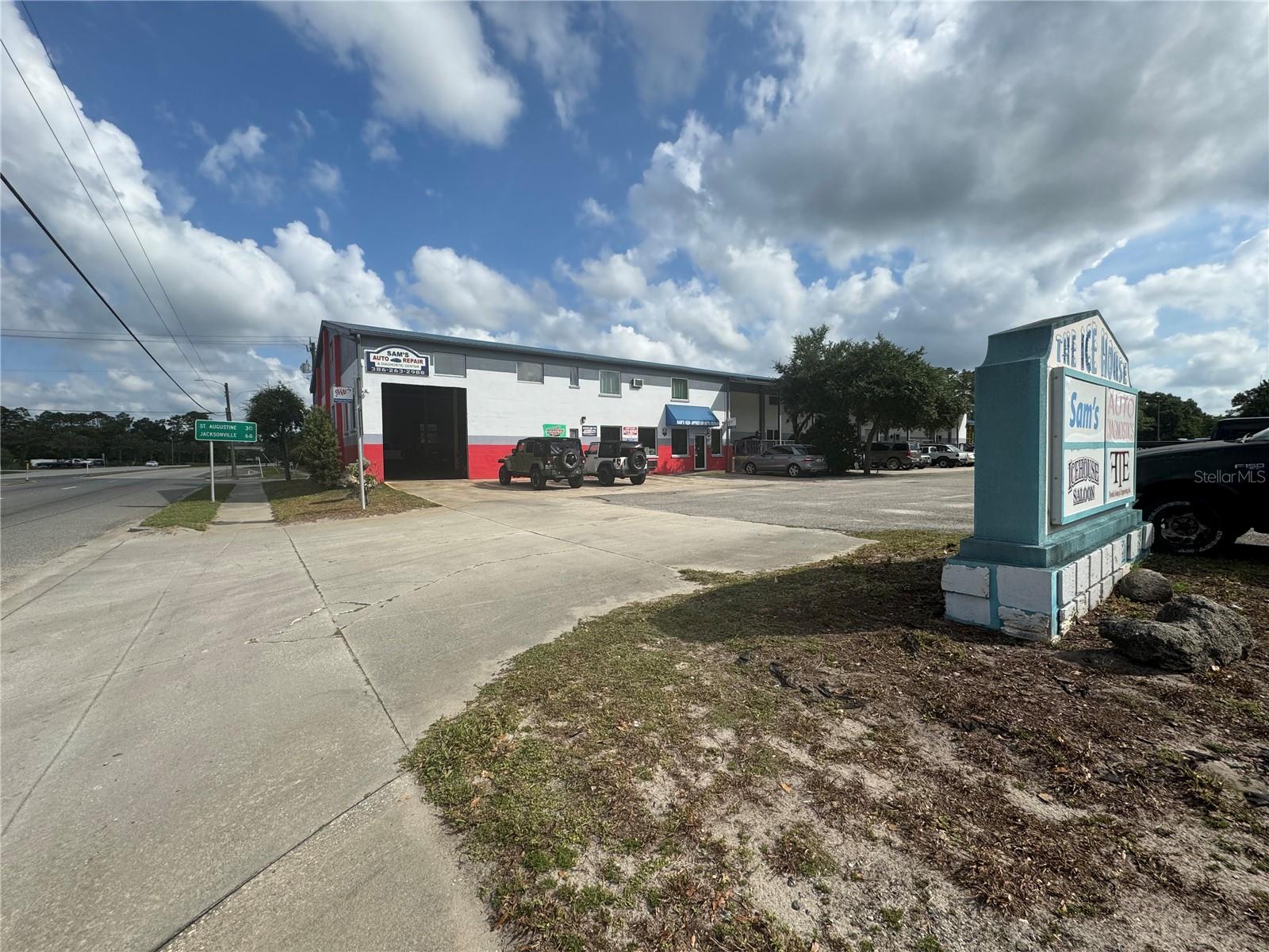 Presenting a compelling investment opportunity in Bunnell, FL. This 12,570 SF property, originally built in 1959 and meticulously renovated in 2000. Boasting a B-1 zoning classification, this property sets the stage for a prosperous business endeavor. Situated in the heart of Bunnell, this building is perfectly positioned to attract and engage a broad customer base.