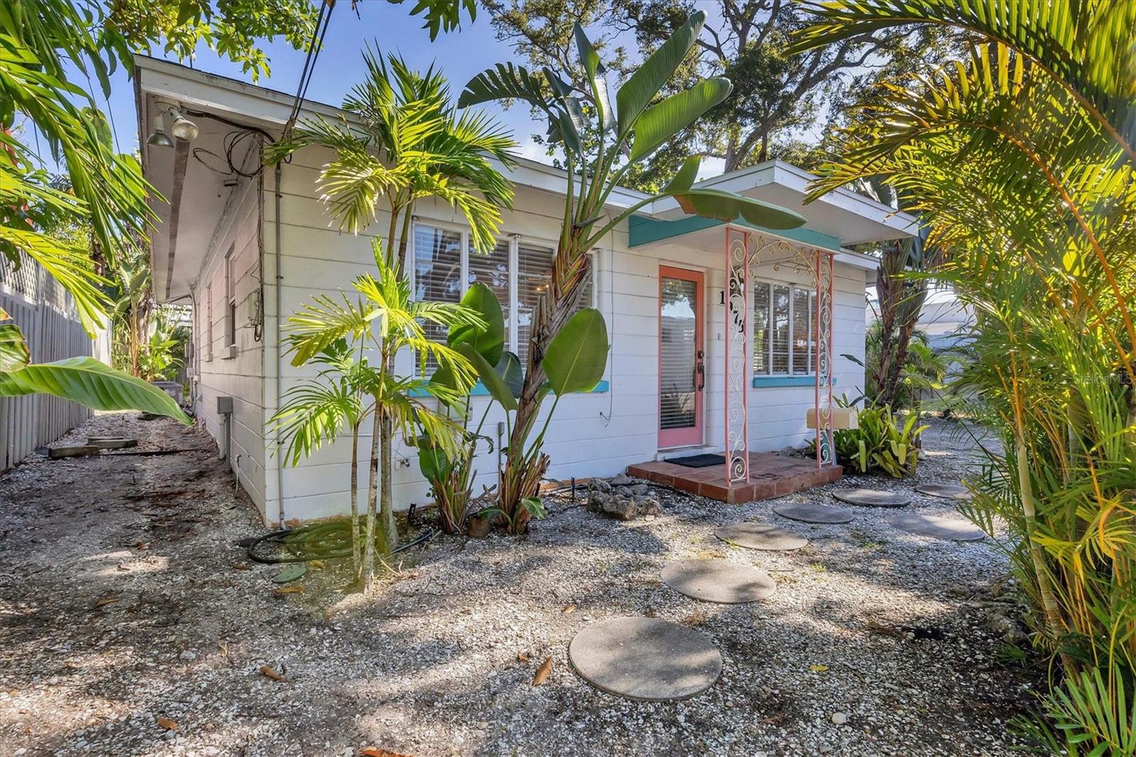 Location, Location! You will love this cozy home, located in the charming artists enclave of Towles Court, this one bedroom, one bath home is ready for occupancy. There is an addtional room just off th living area that would be perfect for an office or separate dining area. Featuring lovely Spanish tile throughout and the owner recenlty updated the kitchen and added a washer/dryer for convenience. Pet frienldy with owner approval. Walkable to all the great shops and restaurants and the always improving Bay front park! (Offered furnished but the owner is open to removing the furniture)