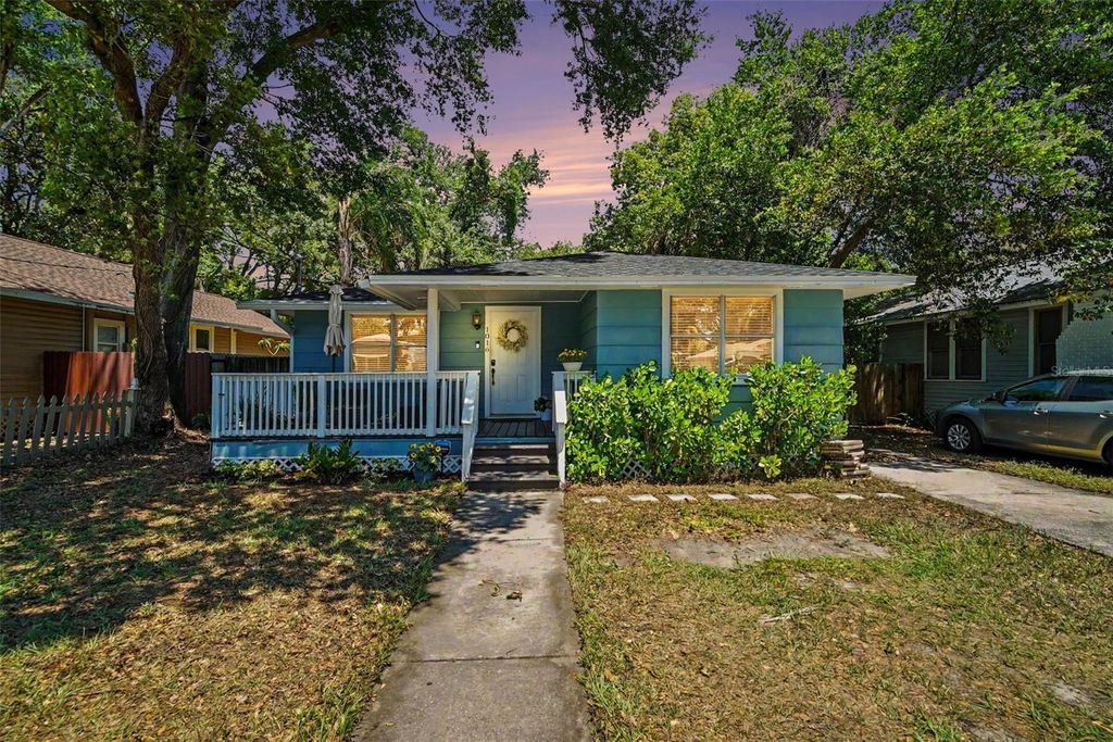 Photo of 1016 E Emma Street, Tampa, FL 33603 (MLS # TB8506694)