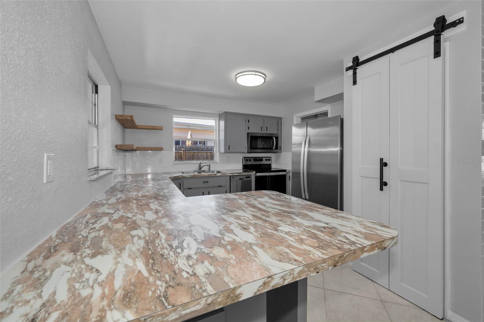 JEFFERSON MANOR - Residential