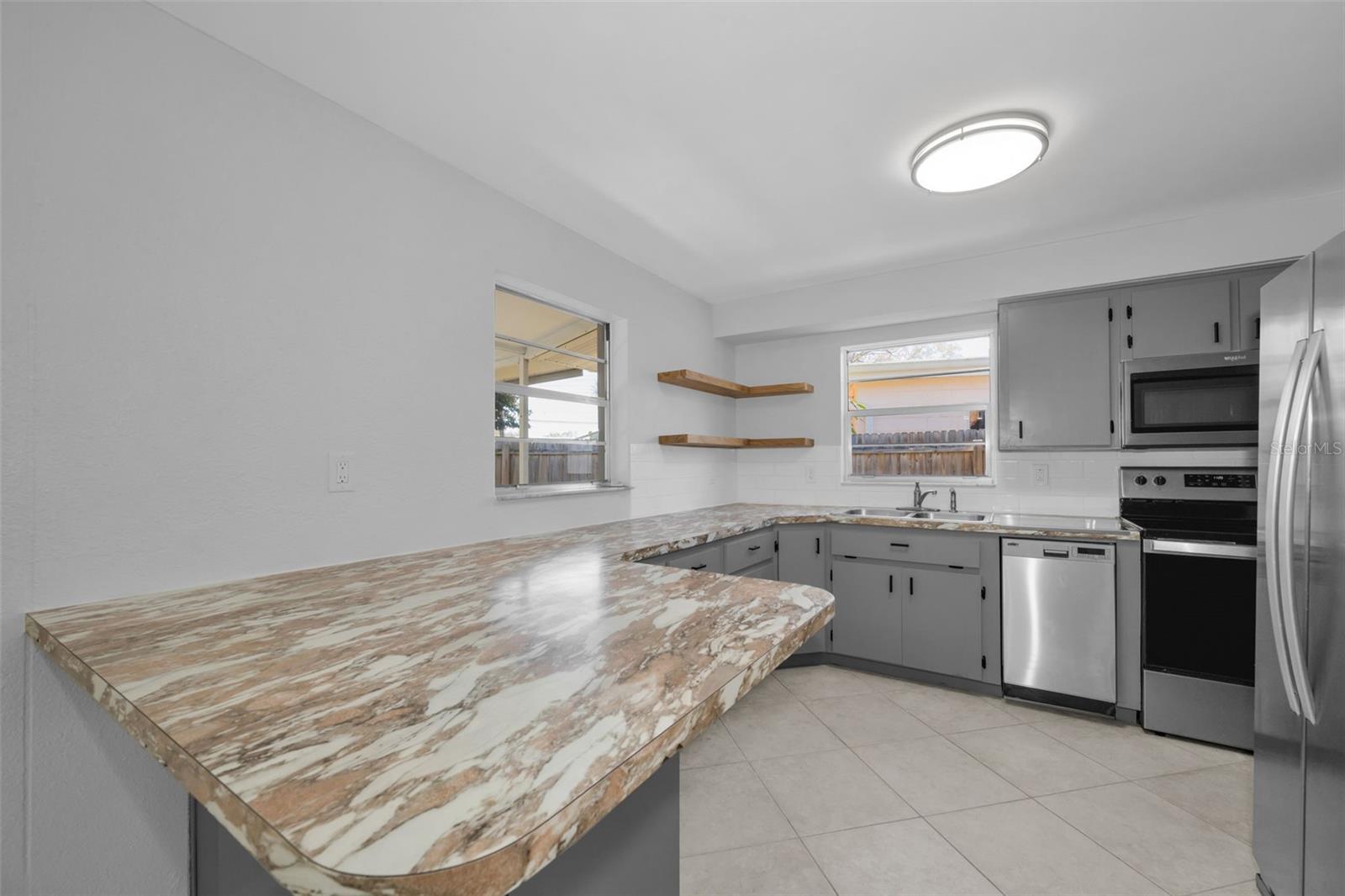 JEFFERSON MANOR - Residential