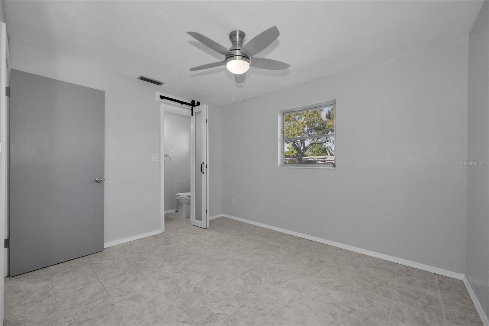 JEFFERSON MANOR - Residential