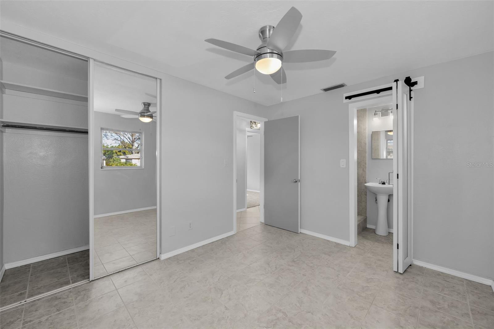 JEFFERSON MANOR - Residential