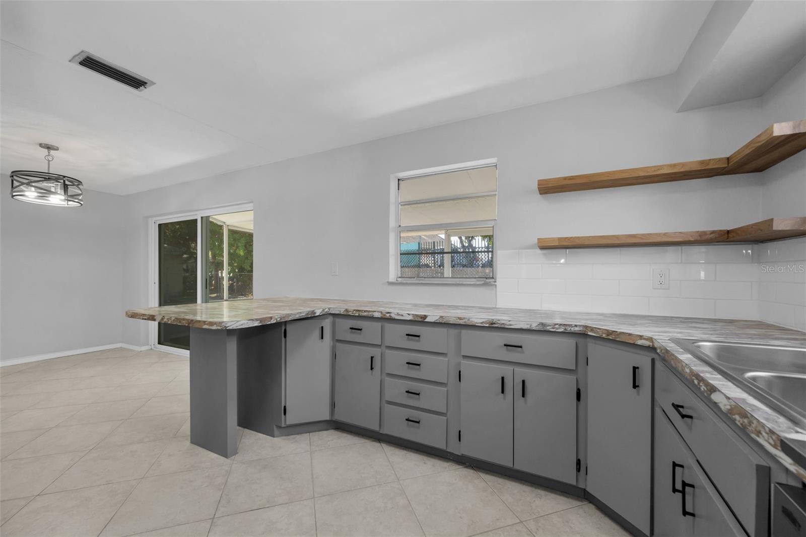 JEFFERSON MANOR - Residential