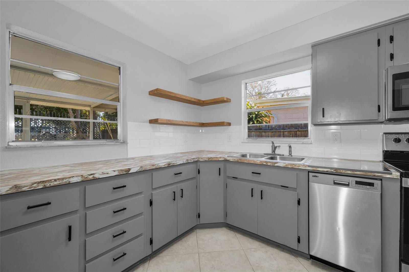 JEFFERSON MANOR - Residential