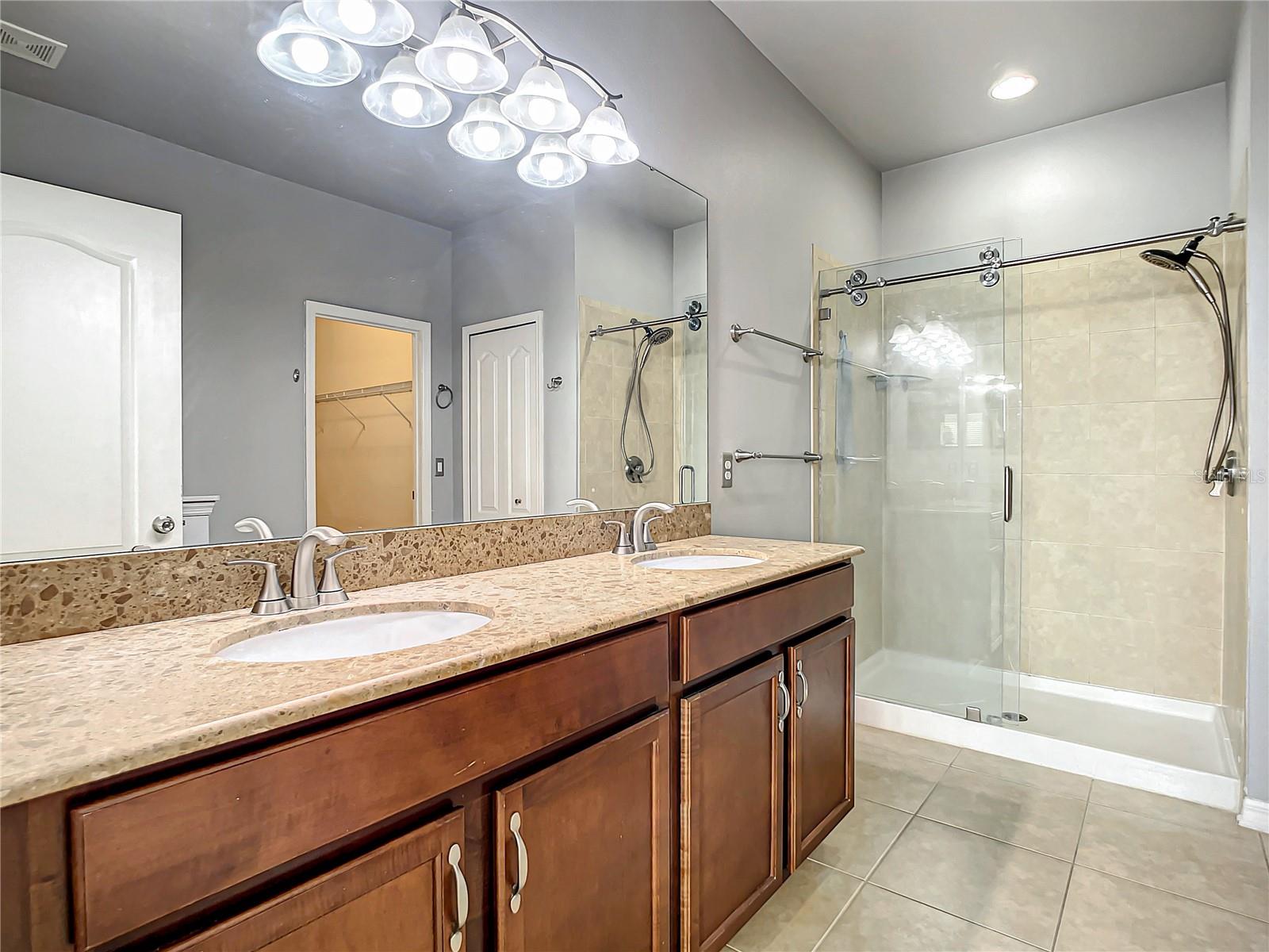 ESPRIT PH 2 - Residential Lease