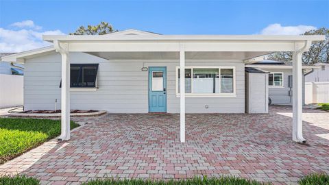 A home in SEMINOLE