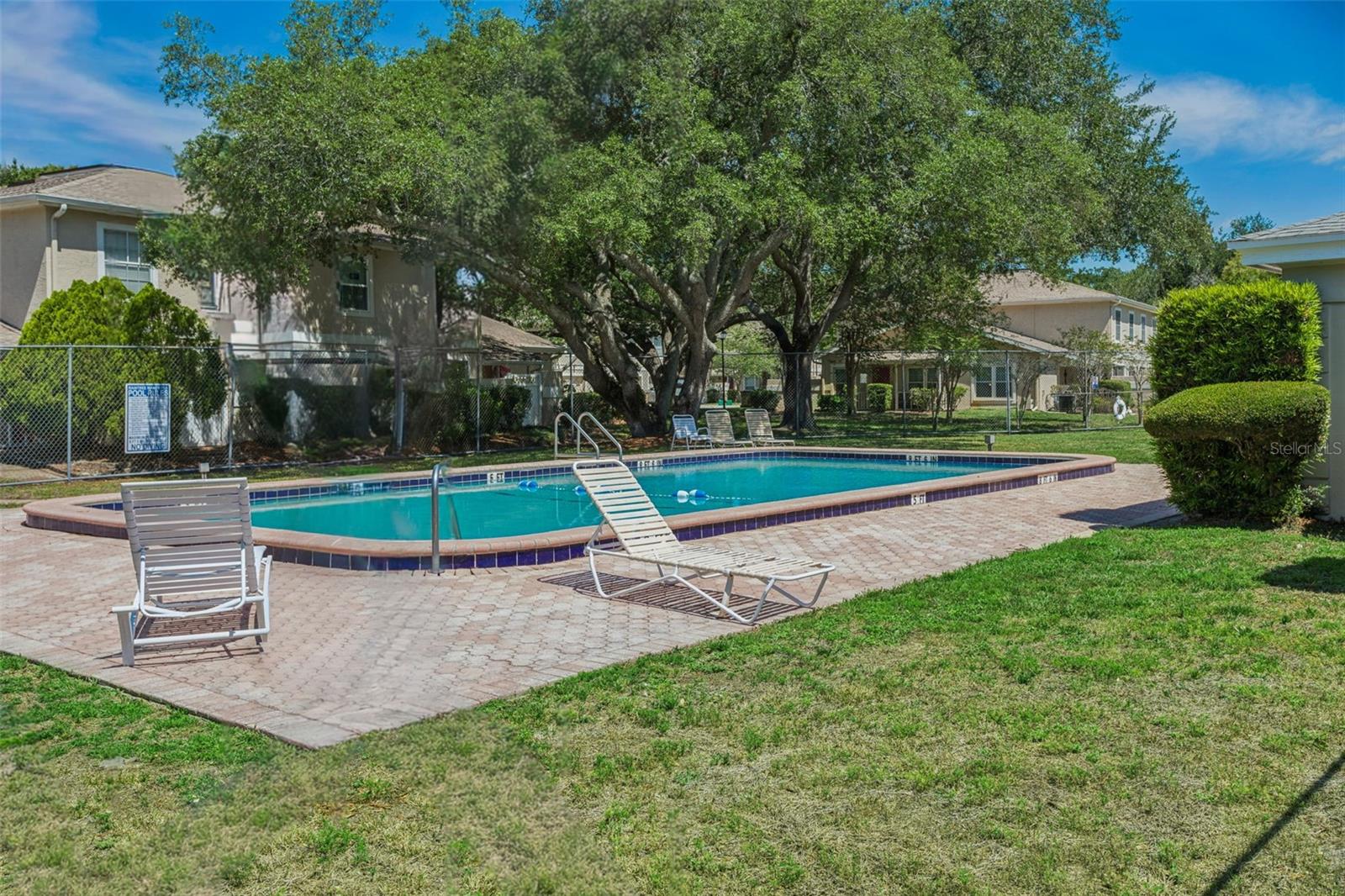 RAINTREE MANOR HOMES CONDOMINI - Residential