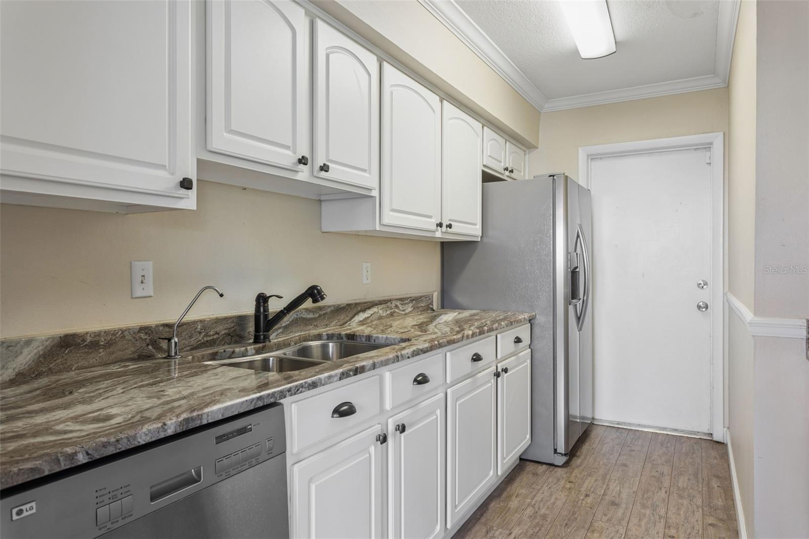 RAINTREE MANOR HOMES CONDOMINI - Residential