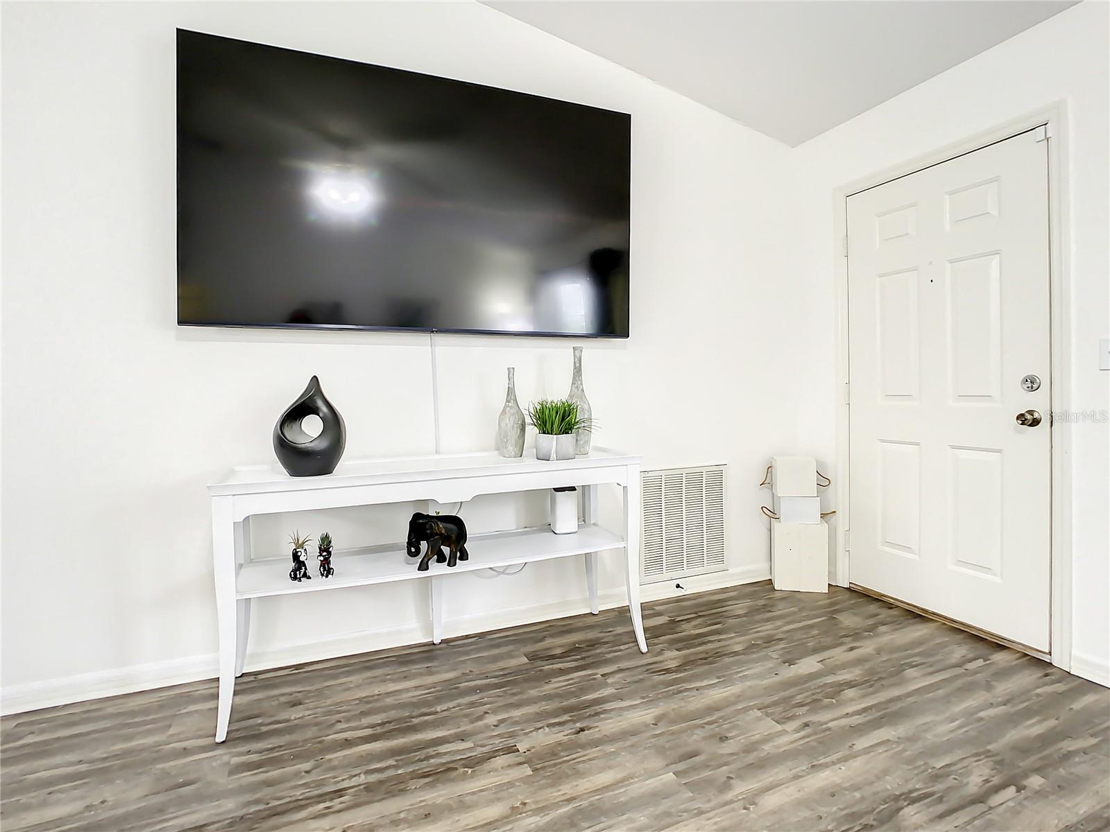 TANGLEWOODS UN 01 - Residential