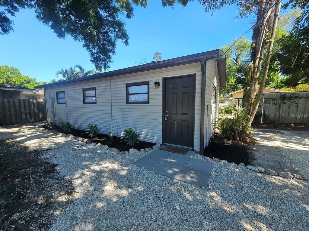 Photo of 2403 21st Avenue W, Bradenton, FL 34205 (MLS # A4687449)