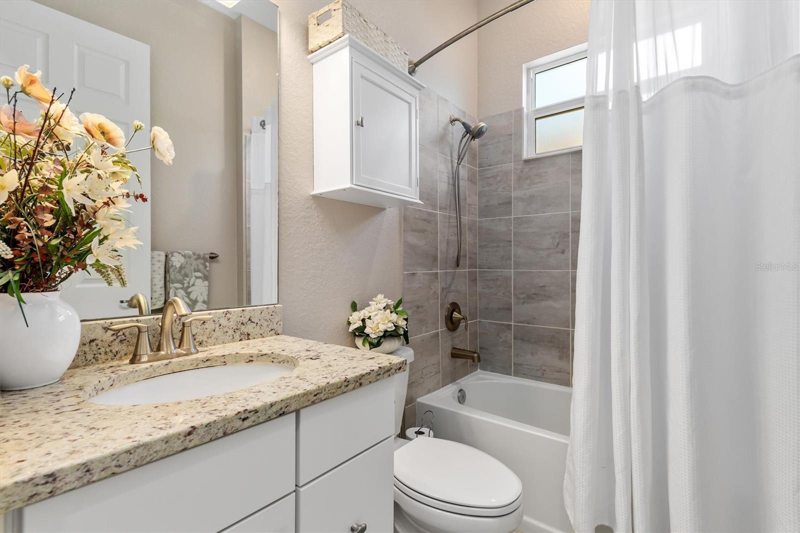 HARBOR WEST - Residential