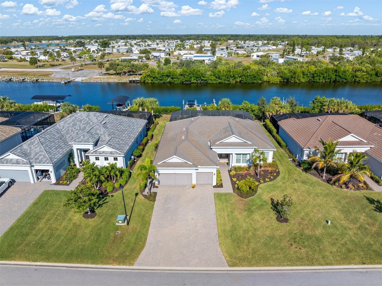 HARBOR WEST - Residential