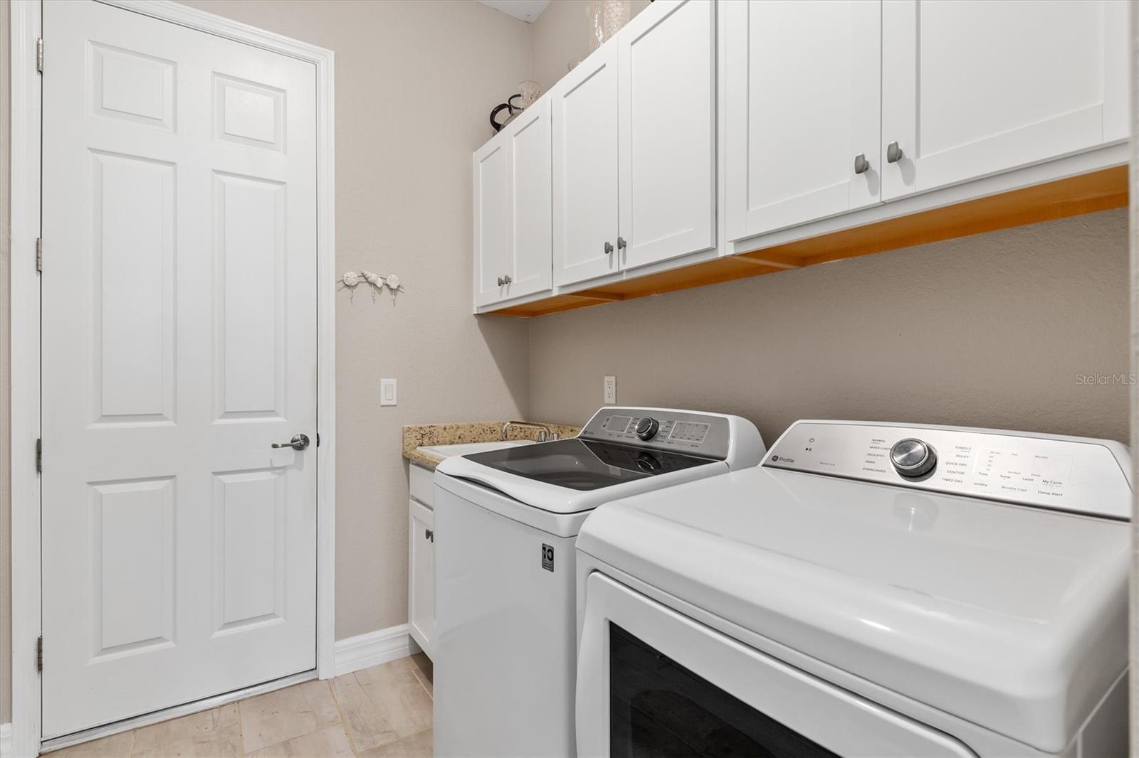 HARBOR WEST - Residential