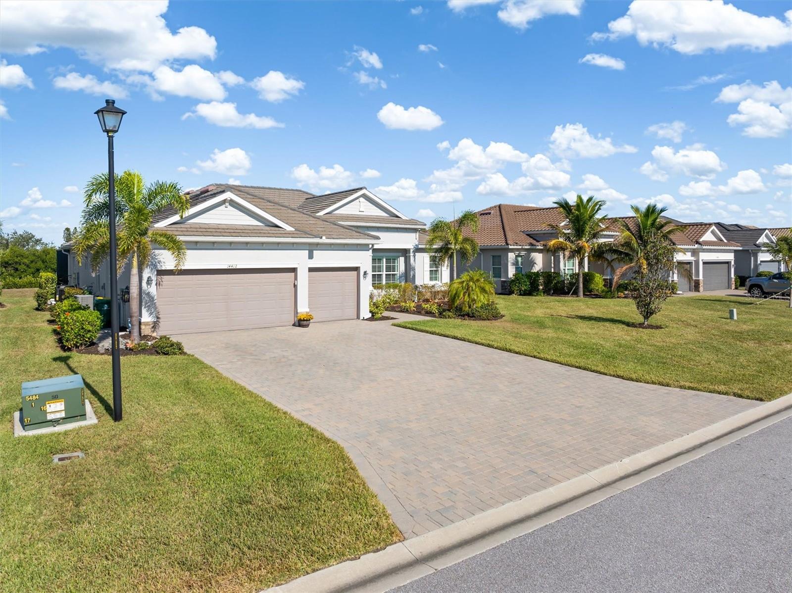 HARBOR WEST - Residential