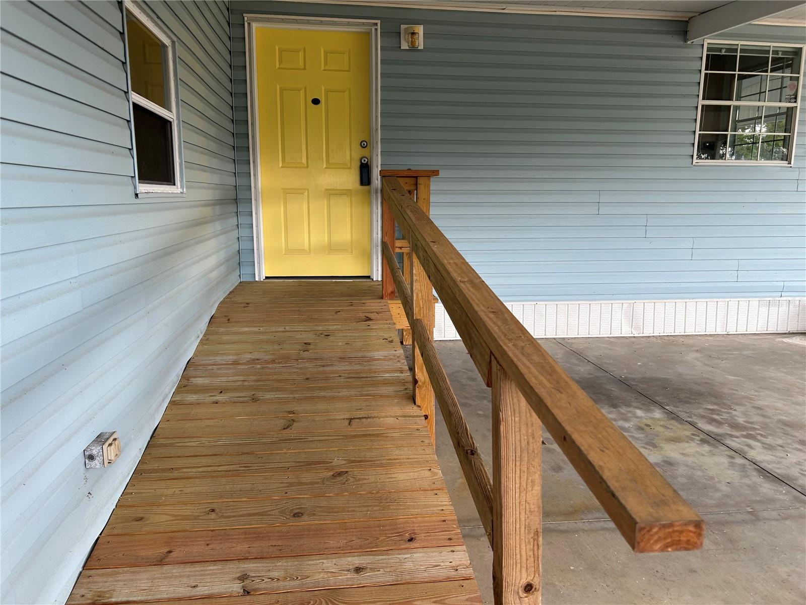 TAVARES FOX RUN MOBILE HOME - Residential