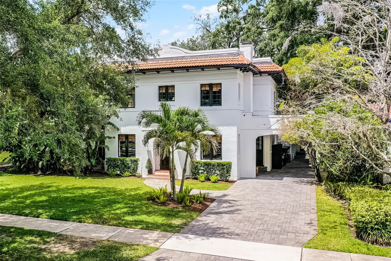 906 ALHAMBRA COURT