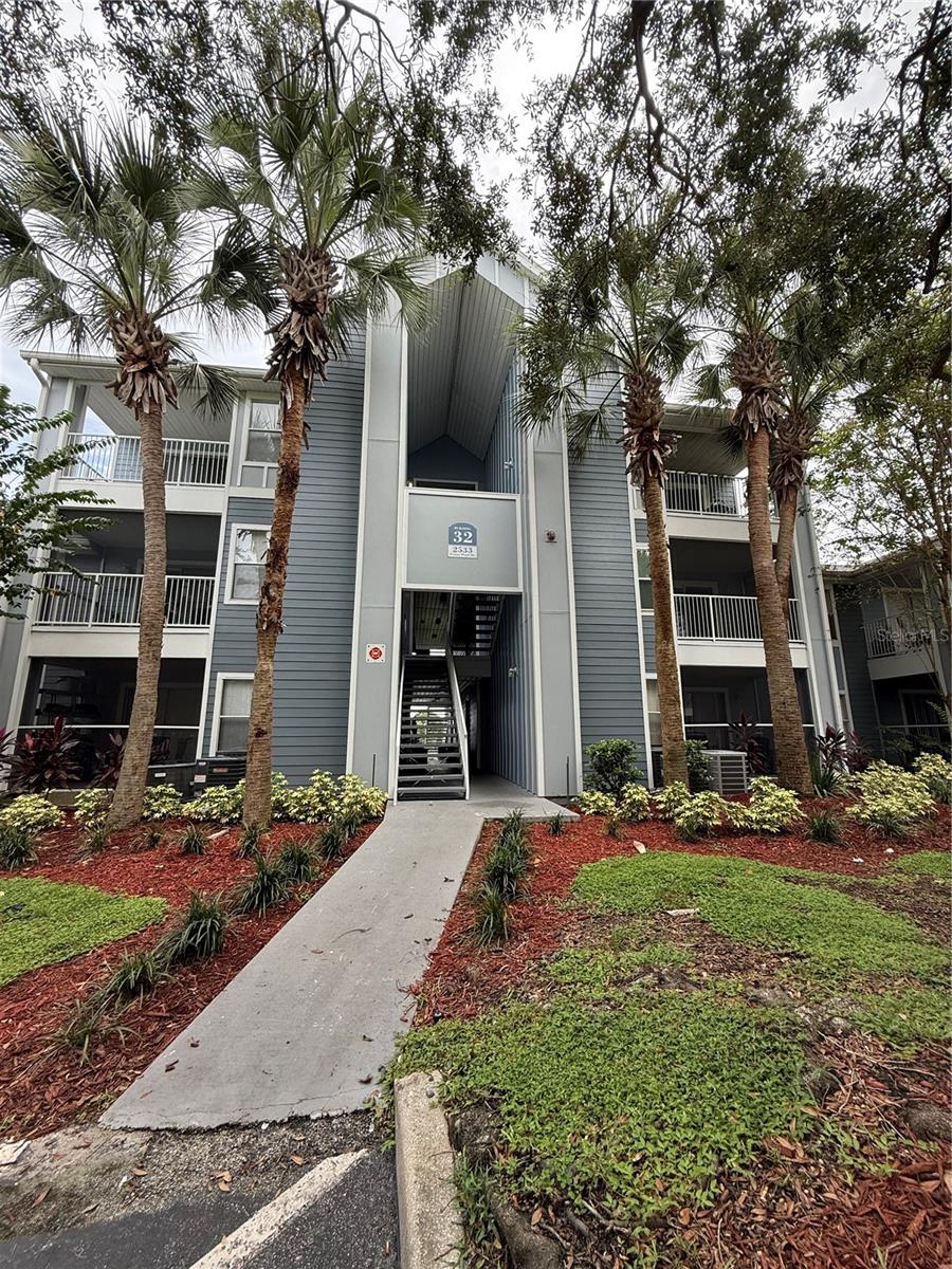 Beautiful second-floor 1/1 condo in Regency Park at Lake Mary. Recently updated with a fresh, modern look and a convenient, open layout that combines the kitchen, dining, and living areas. Enjoy a lovely lake view, perfect for morning coffee or relaxing sunsets. Community amenities include two sparkling pools, a clubhouse, fitness center, tennis courts, and two gated entrances. Prime location near I-4, 417, shopping, and restaurants.
Application: $75.00 per adult (non-refundable). All occupants 18+ must apply. Credit and background checks required. Minimum net income 3x rent, no evictions, and good rental history. Prior landlord and employment will be verified. Call Valerie and Fernando for a private tour, don’t miss this opportunity!