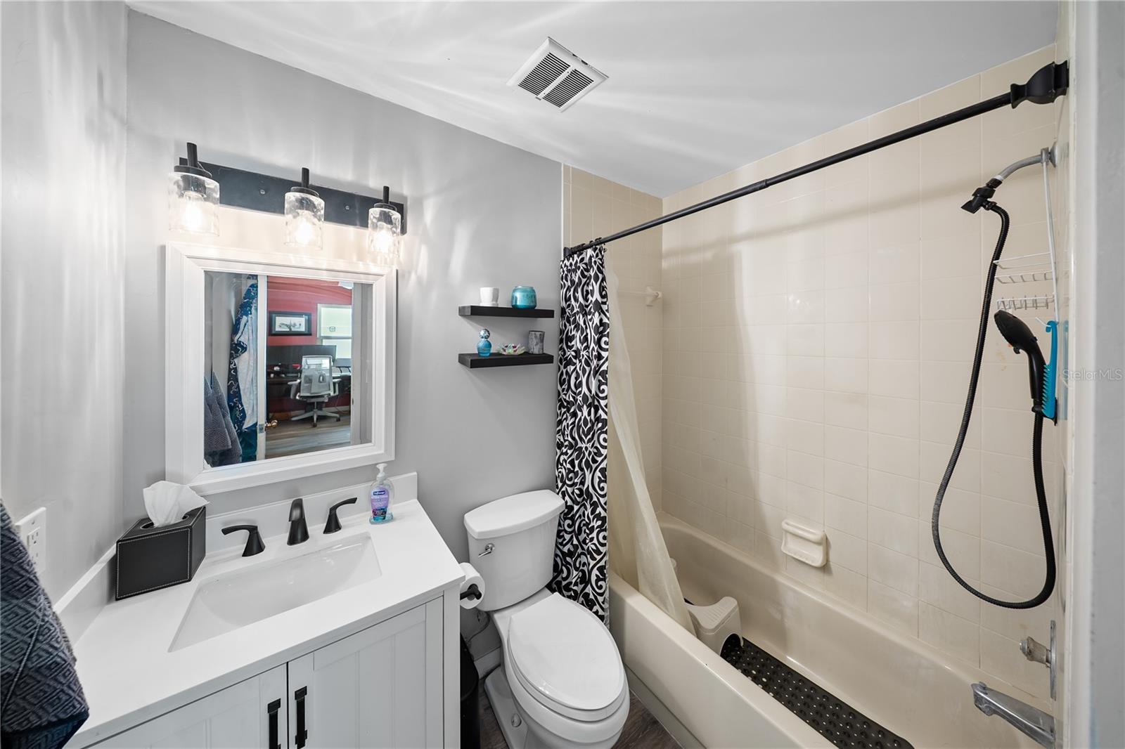 LOGAN GATE VILLAGE PH II UN 4 - Residential