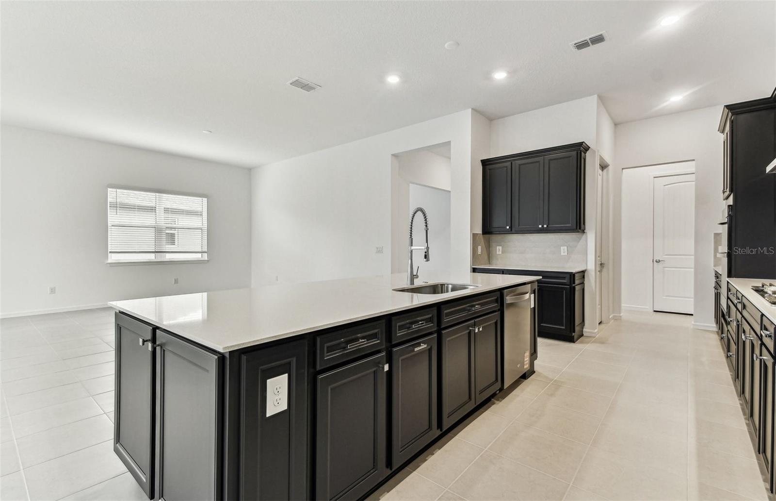 11423 SHORELINE TRAIL
